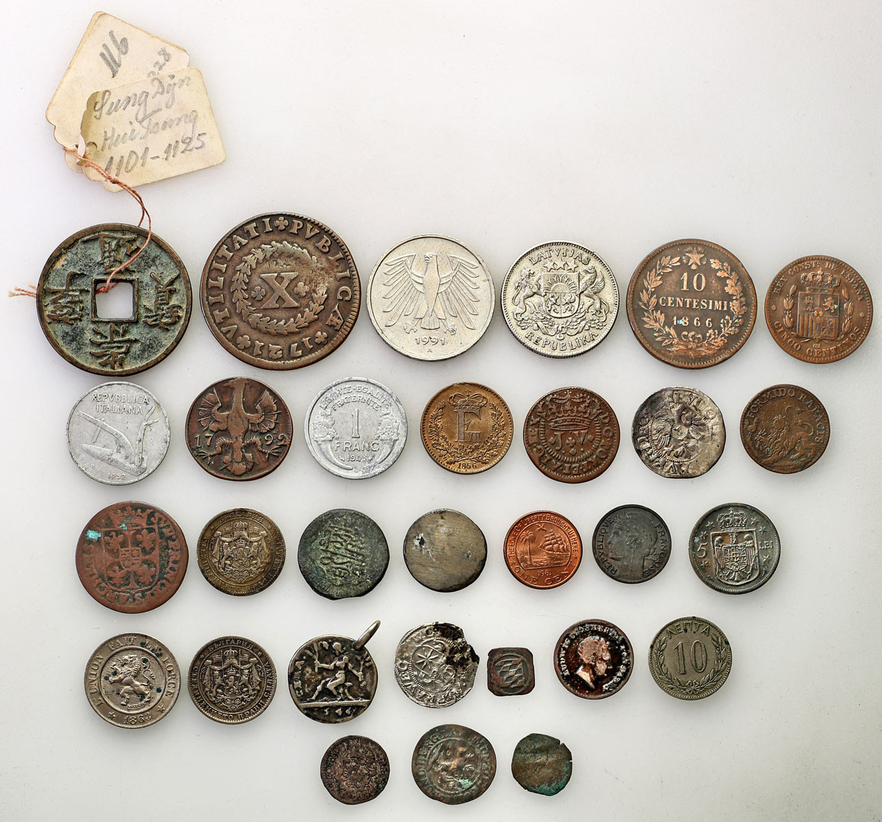 Świat - Belgia, Chiny, Niemcy, Francja, Łotwa, zestaw 30 monet